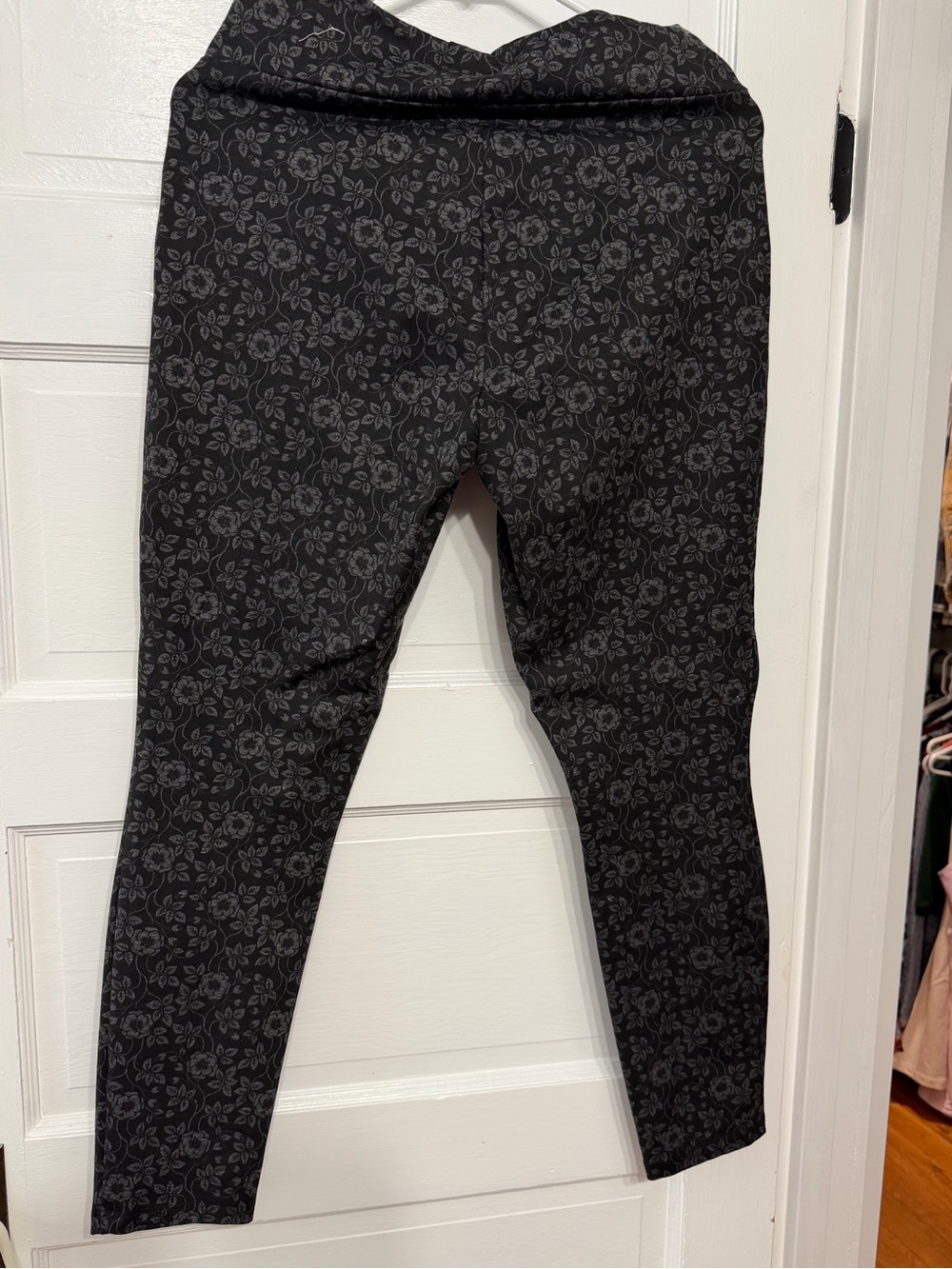 Jules & Leopold Gray Floral Jacquard Straight Leg Pants
